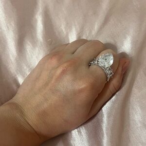 Elegant Silver Teardrop Ring